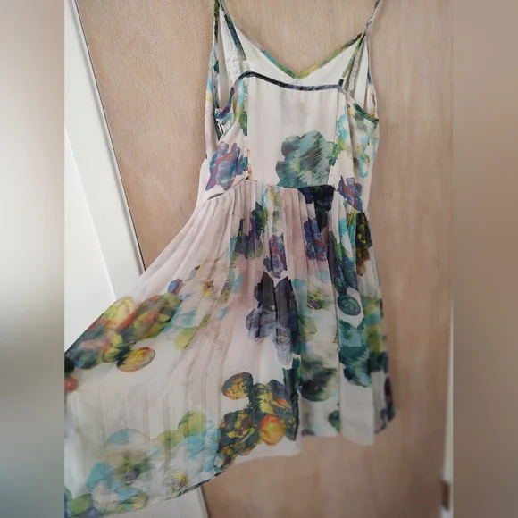 2/$10 Fit and flare sweetheart sundress - Picture 2 of 14